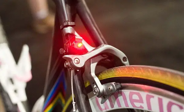 Ce este o lumină de frână pe o bicicletă