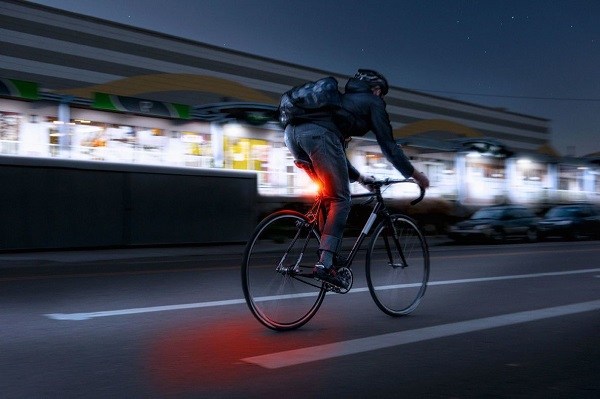 ciclism pe timp de noapte