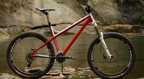 Biciclete hardtail: ce sunt, argumente pro și contra