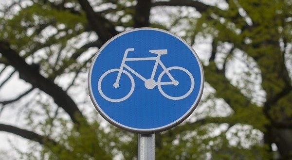 Semnul pistei pentru bicicliști - cum arată, reguli