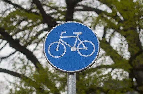cum arată un semn pentru pistele de biciclete