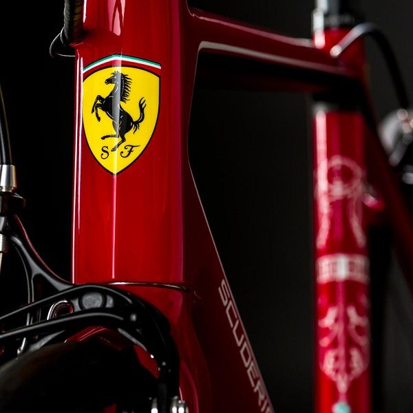 Logo-ul Ferrari