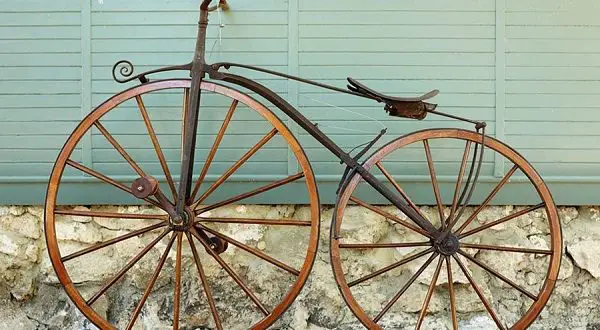 Istoria bicicletei - cine a inventat-o și în ce an, schița primei biciclete