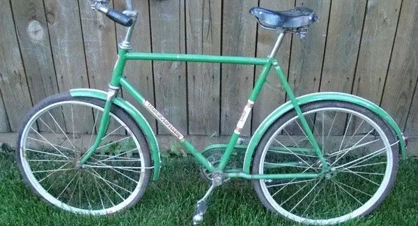 noul model 1996 al bicicletei Schoolboy