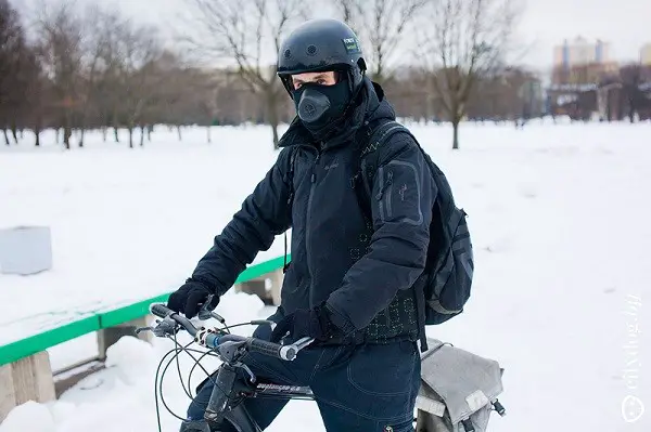 ținuta de iarnă a biciclistului